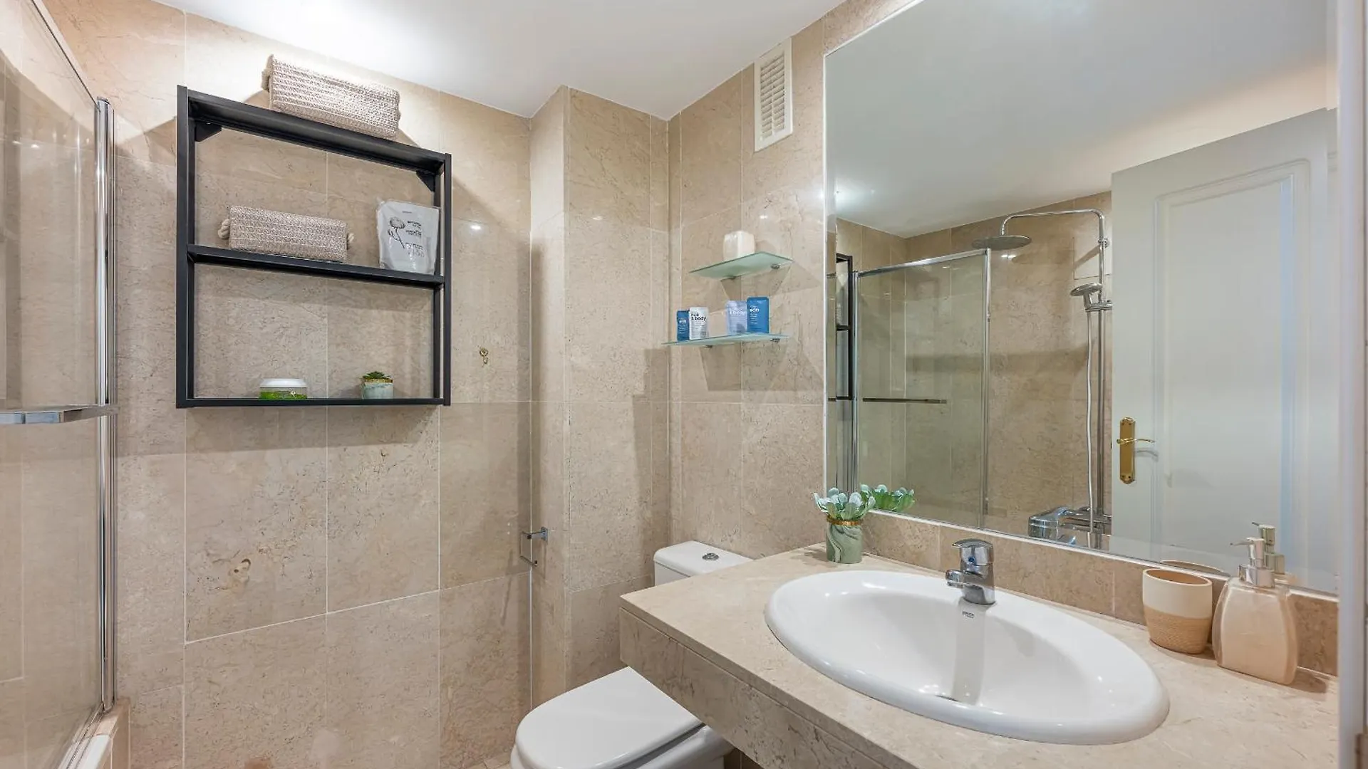 Recently Refurbished 2Br Flat Pool In Puerto Banus Apartment Marbella 0*,